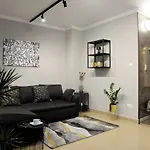 Macropolis