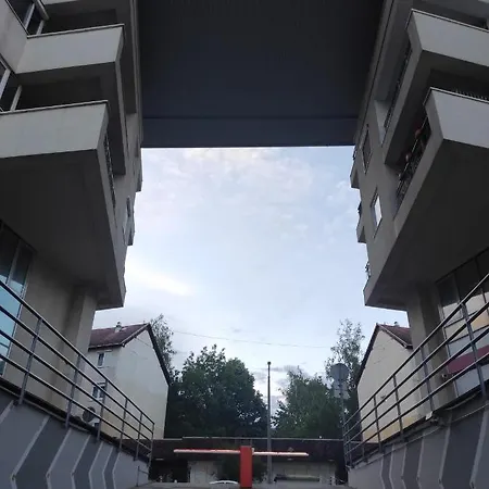 Macropolis